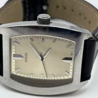 Guess Casual Dress Tonneau Silver Case
