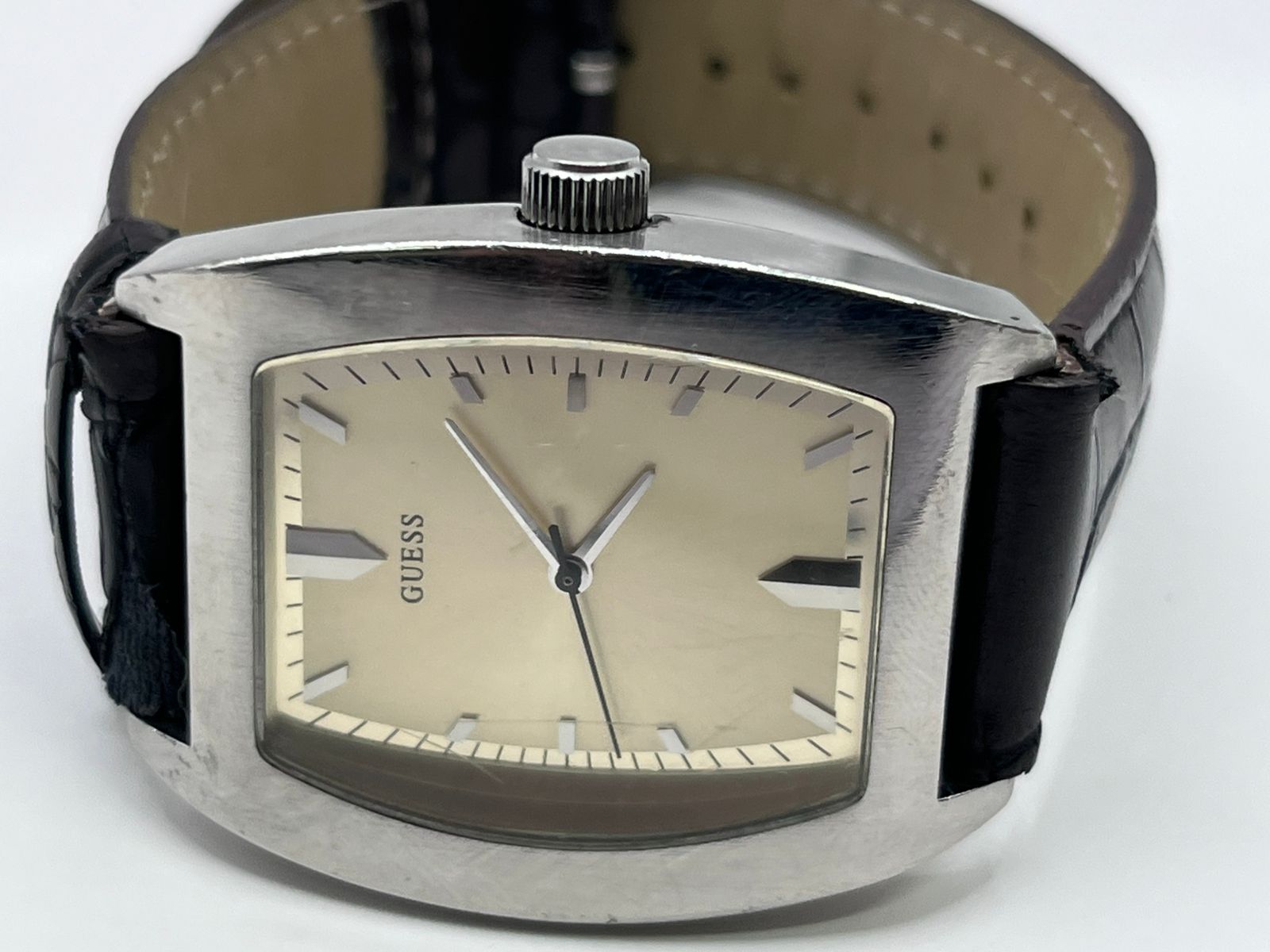 Guess Casual Dress Tonneau Silver Case