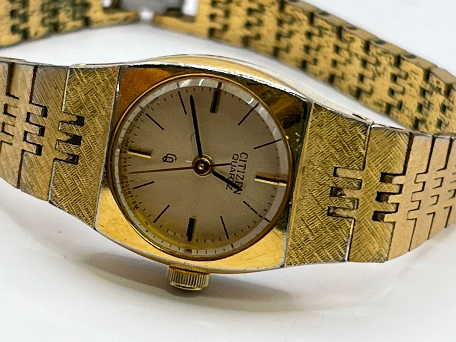 Citizen Quartz Vintage Dress Gold Tone (3220)