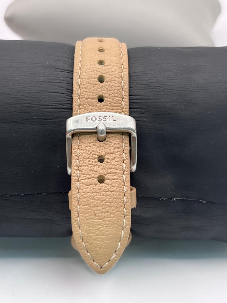 Fossil Perfect Boyfriend Silver Dial Beige Leather Watch - Imagen 4