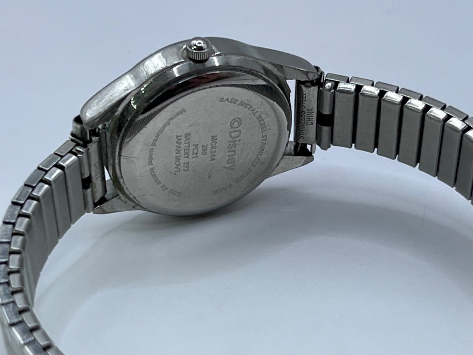 Disney Mickey Mouse Character Watch Silver Expansion Band - Imagen 4