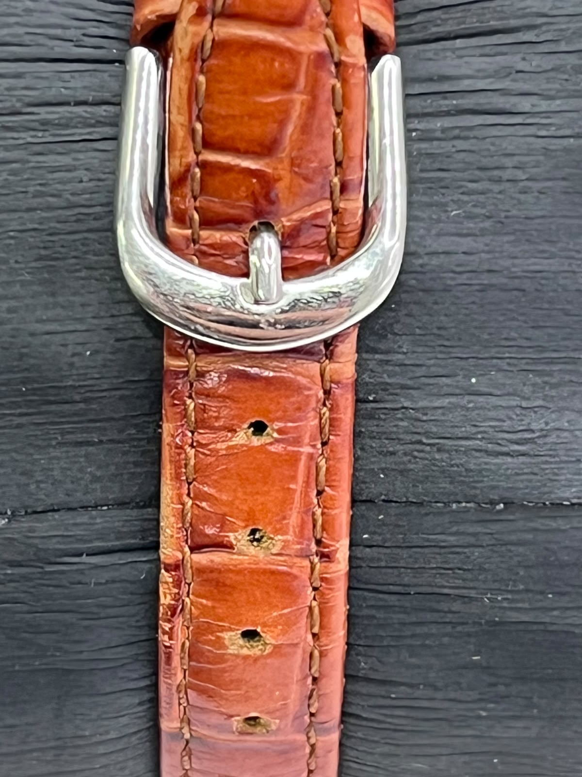 Guess Indiglo Classic Two-Tone Leather Watch - Imagen 4