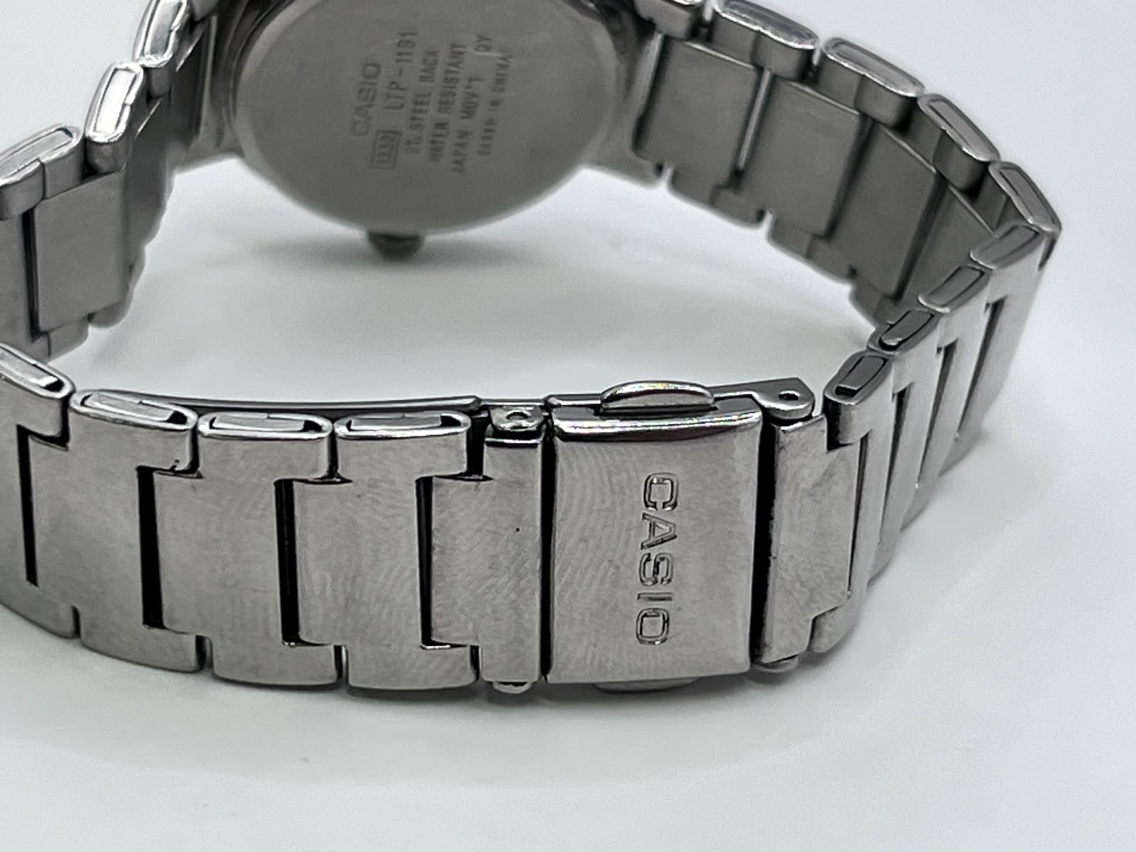 Casio Women's Quartz Metal Bracelet Watch LTP-1191A-2C - Imagen 4