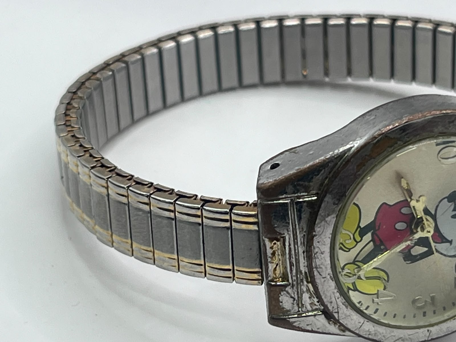 Disney Accessories Mickey Mouse Watch Vintage Expansion Band - Imagen 4