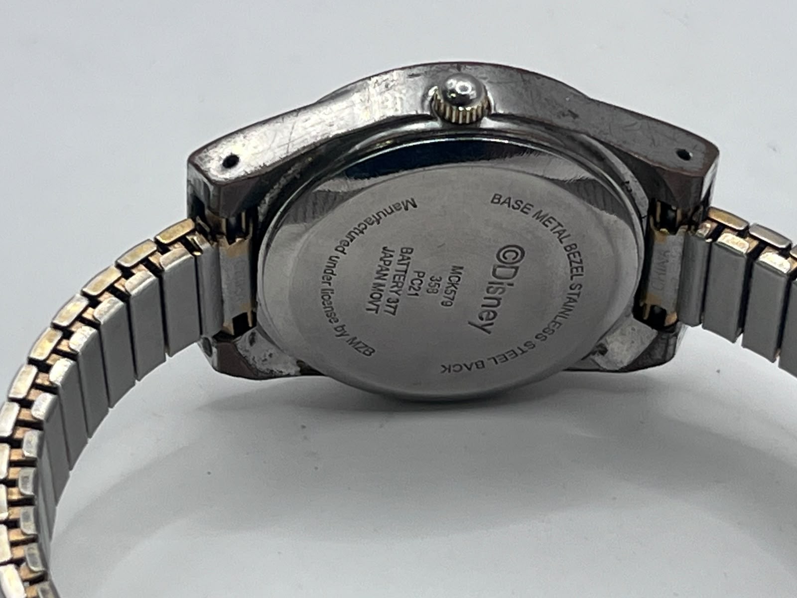 Disney Accessories Mickey Mouse Watch Vintage Expansion Band - Imagen 3