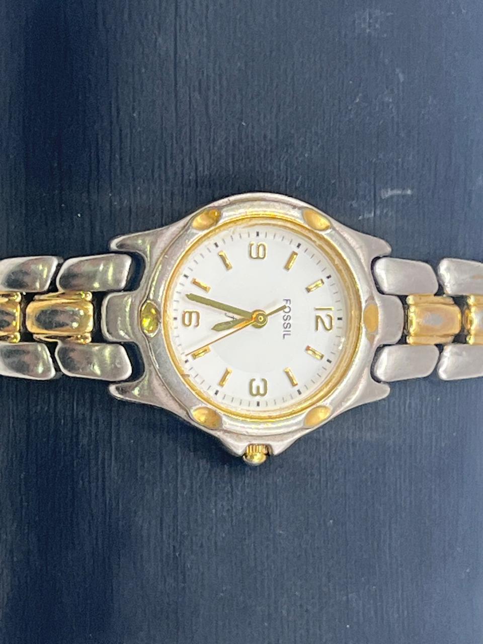 Fossil F2 Classic Two-Tone Stainless Steel Bracelet - Imagen 5
