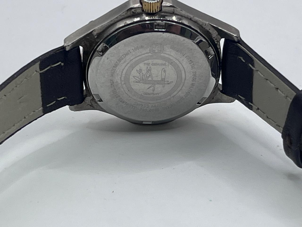 Wenger SAK Design Two-Tone Swiss Quartz Military Watch - Imagen 4