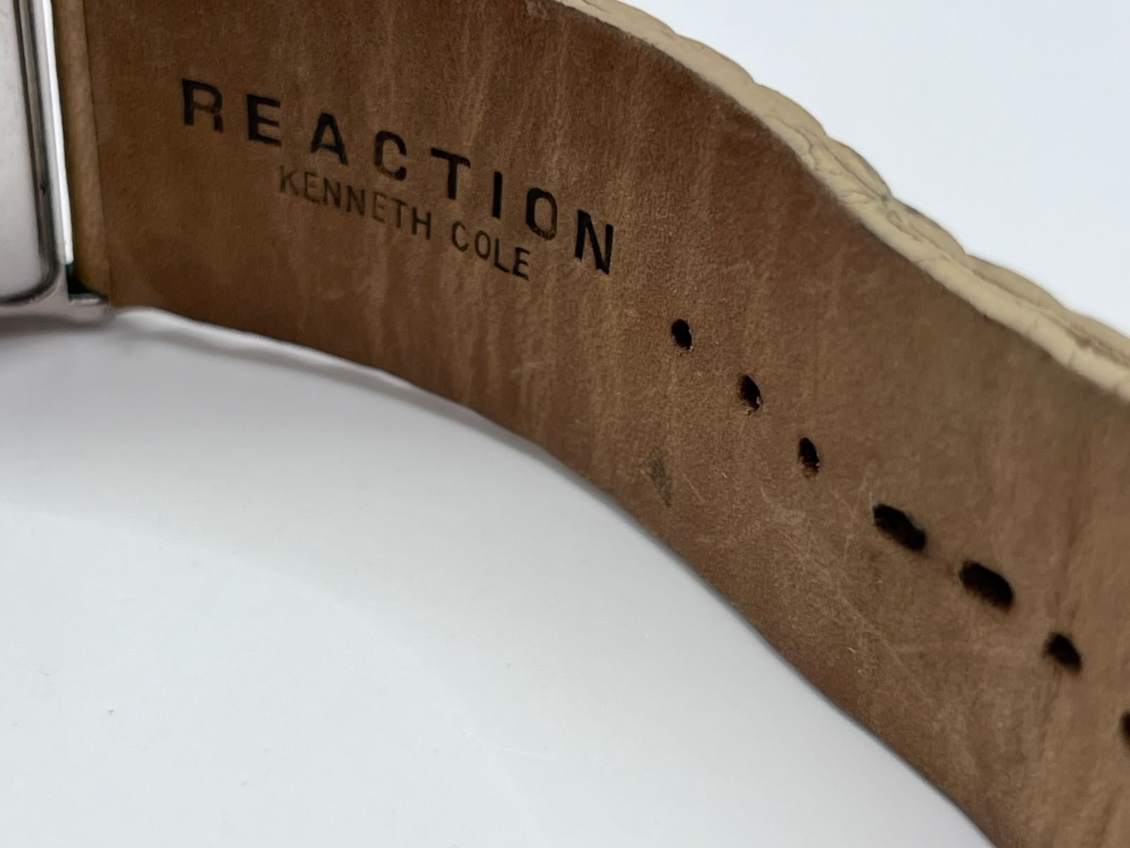 Kenneth Cole Reaction Ladies Square "Ribbed Strap" Series. - Imagen 3