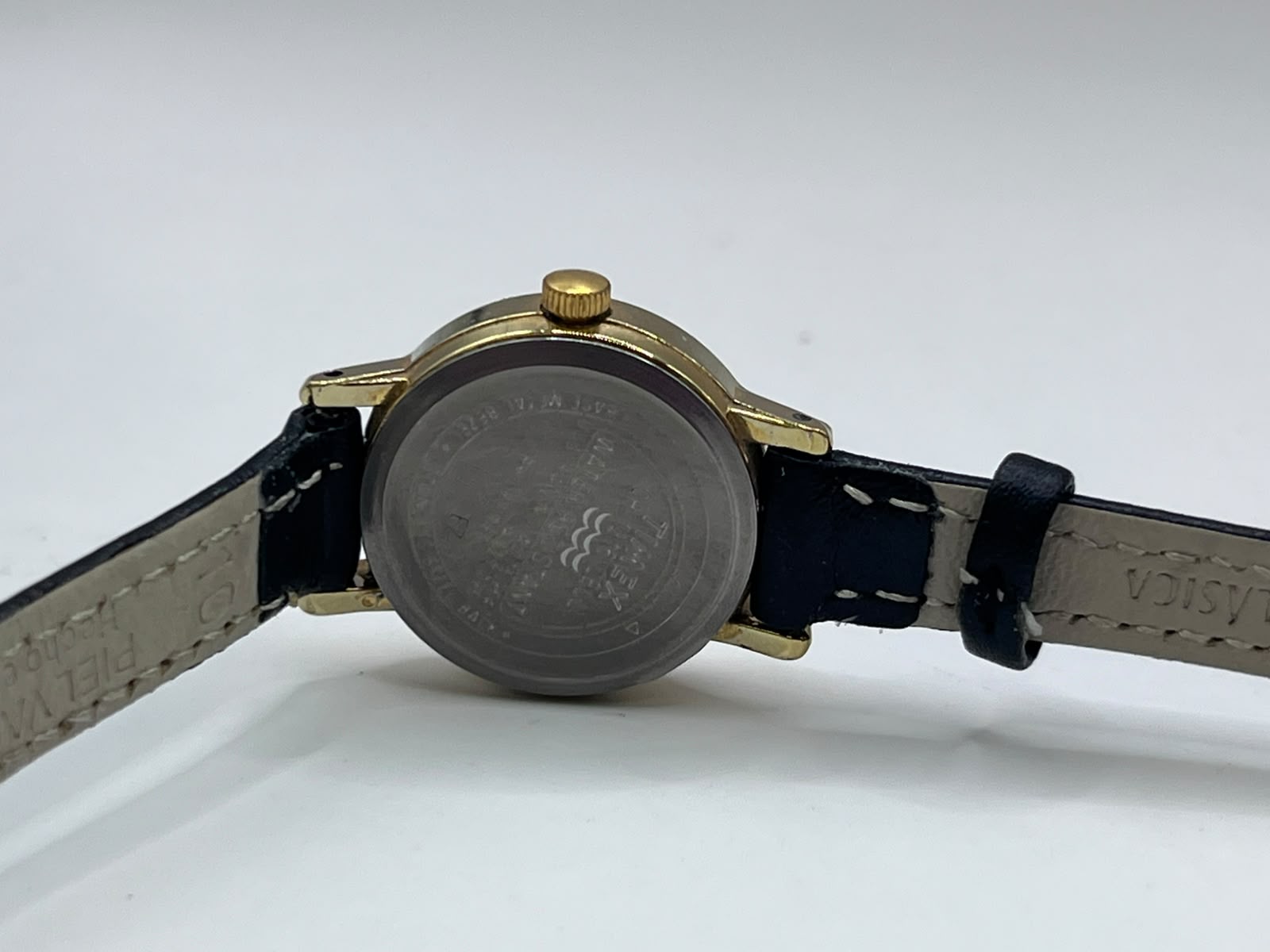 Timex Indiglo Easy Reader Petite Black Leather Gold Tone - Imagen 4
