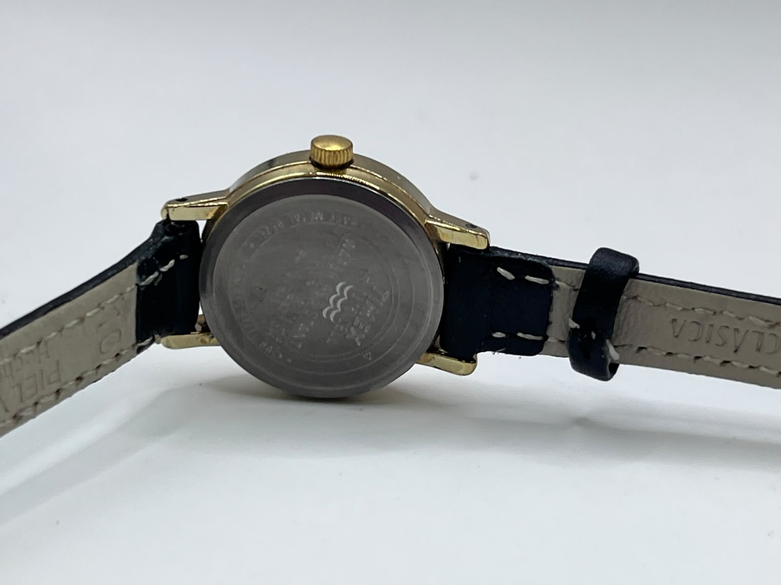 Timex Indiglo Easy Reader Petite Black Leather Gold Tone - Imagen 3