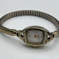 Timex Quartz Lady Crystal / Tonneau Shape Case