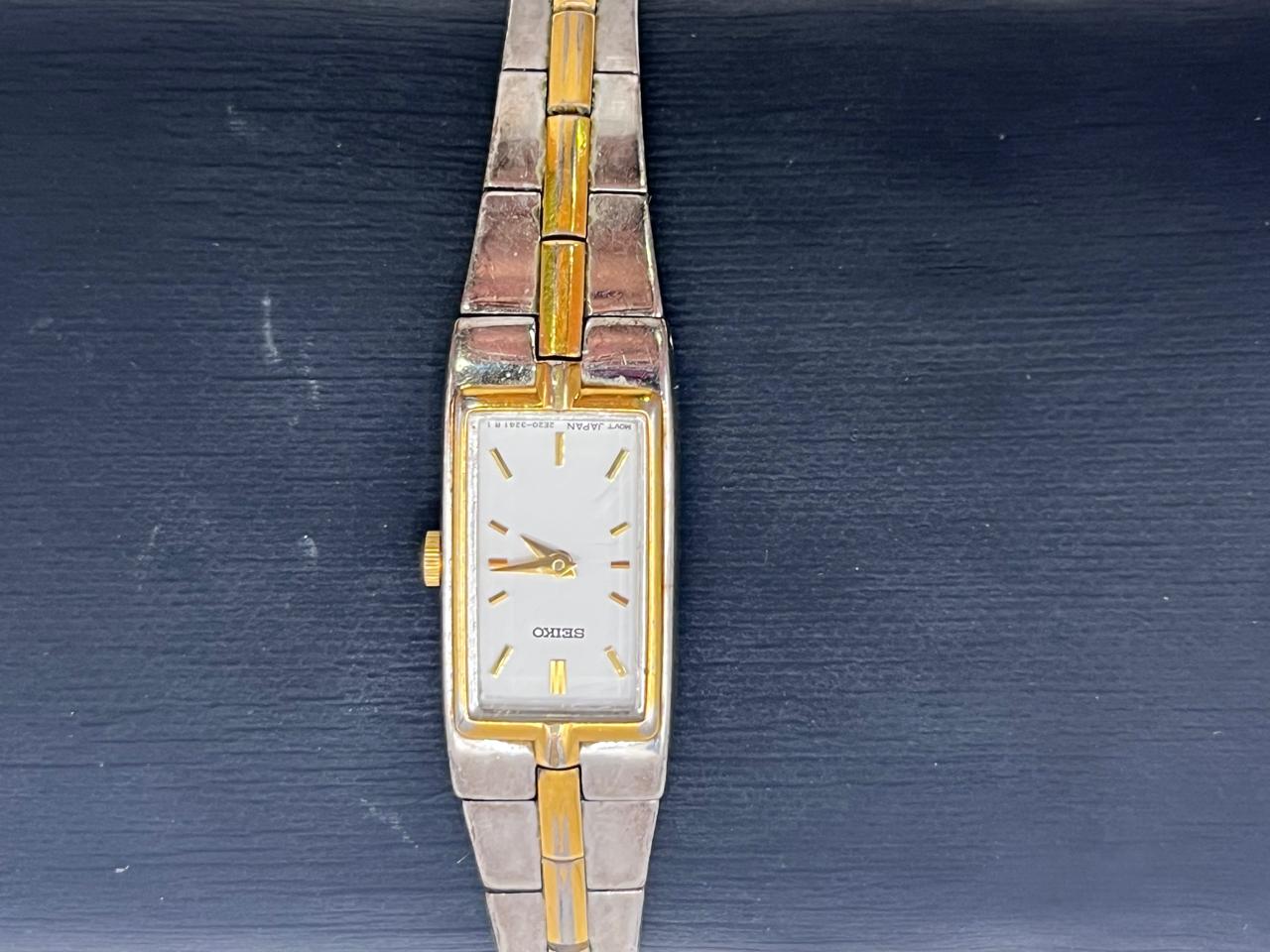 Seiko Quartz Rectangular Two-Tone (Movimiento Japón 1E20-5241 R 1) - Imagen 4