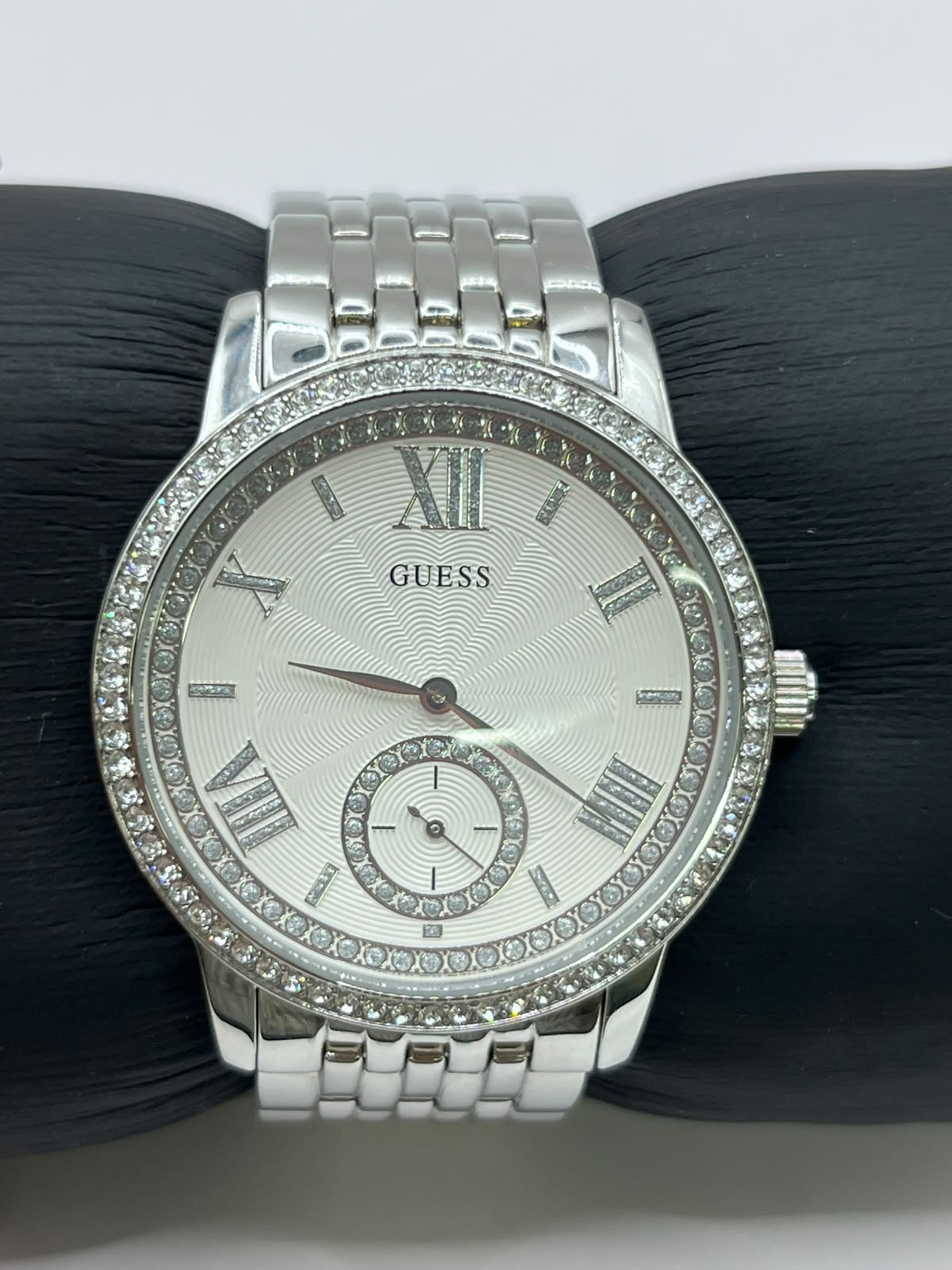 GUESS Gramercy Silver-Tone Stainless Steel Watch W0573L1 - Imagen 3