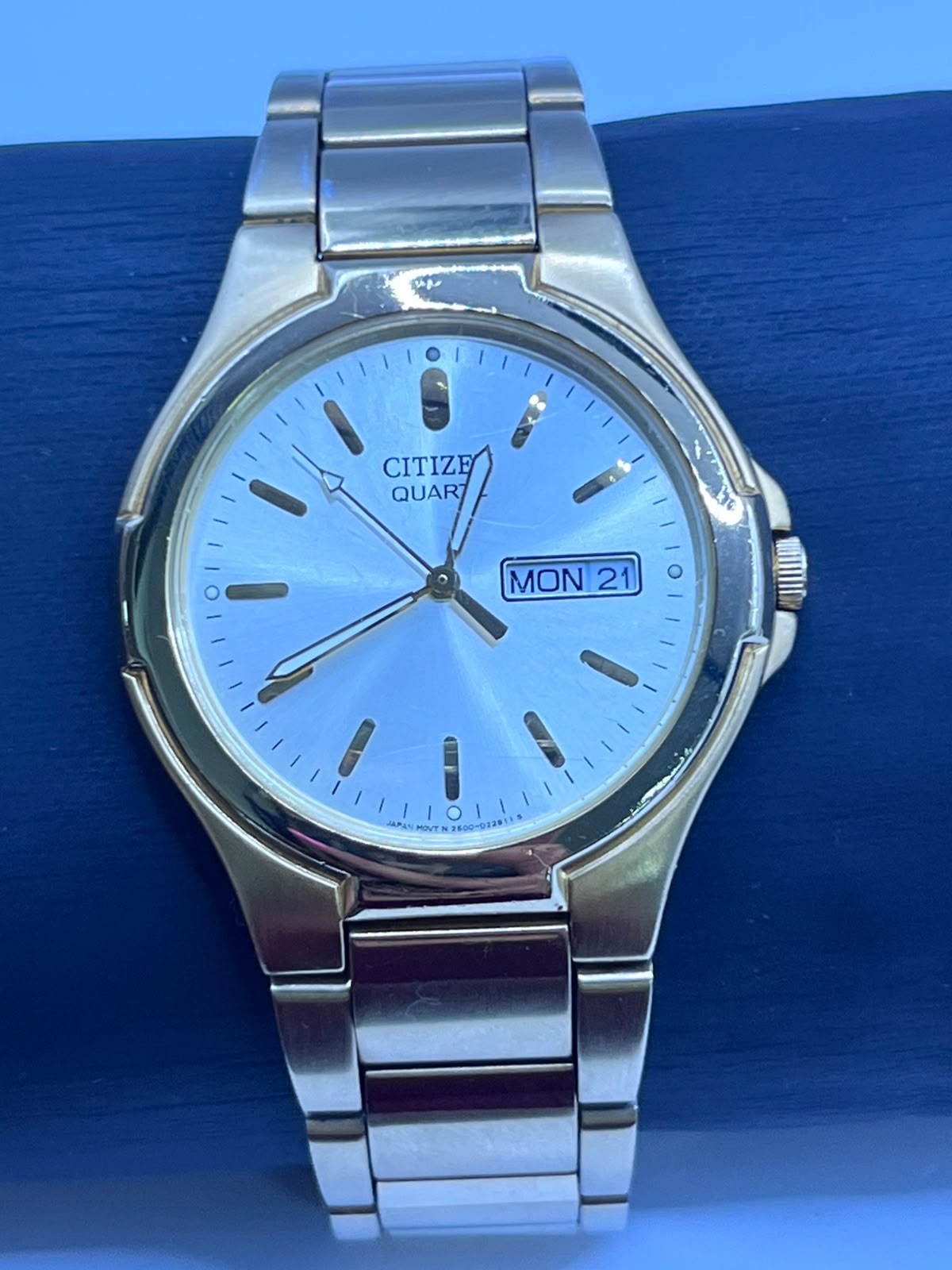Citizen Quartz clásico con doble calendario - Imagen 3