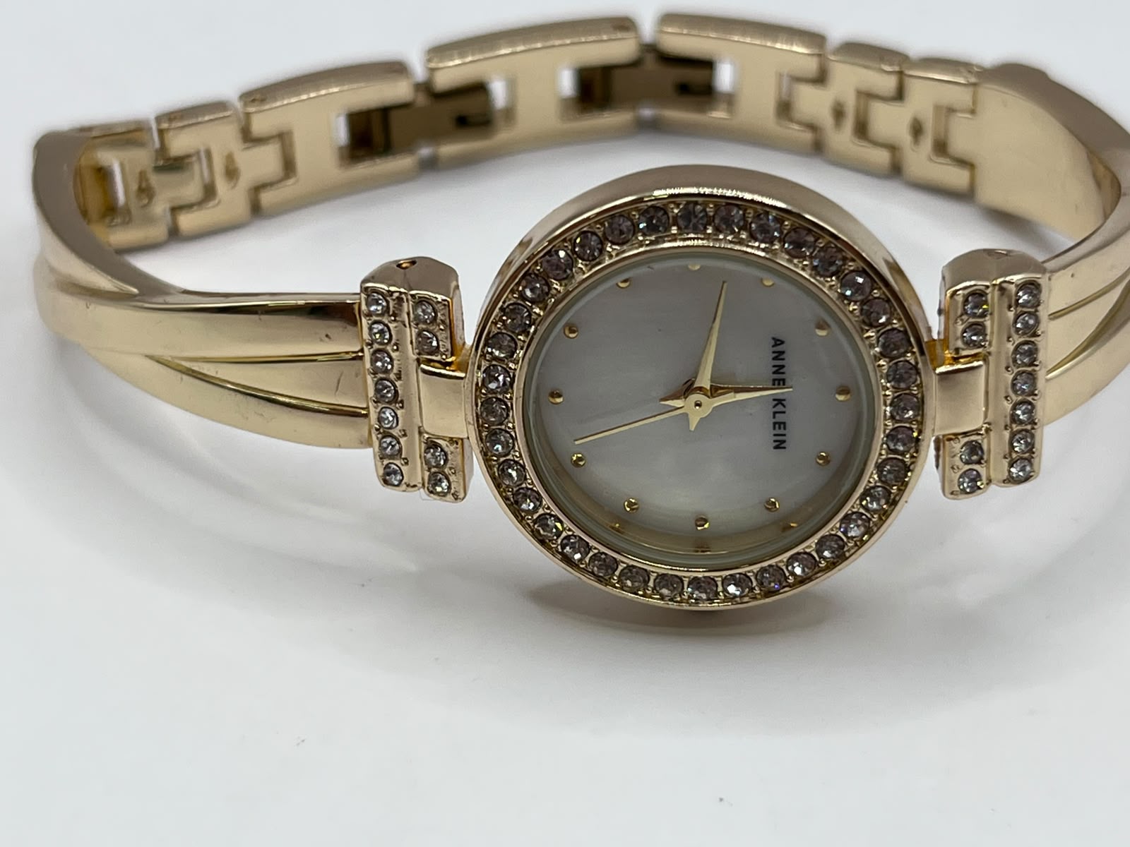 Anne Klein Premium Crystal Accented Bangle - Imagen 3