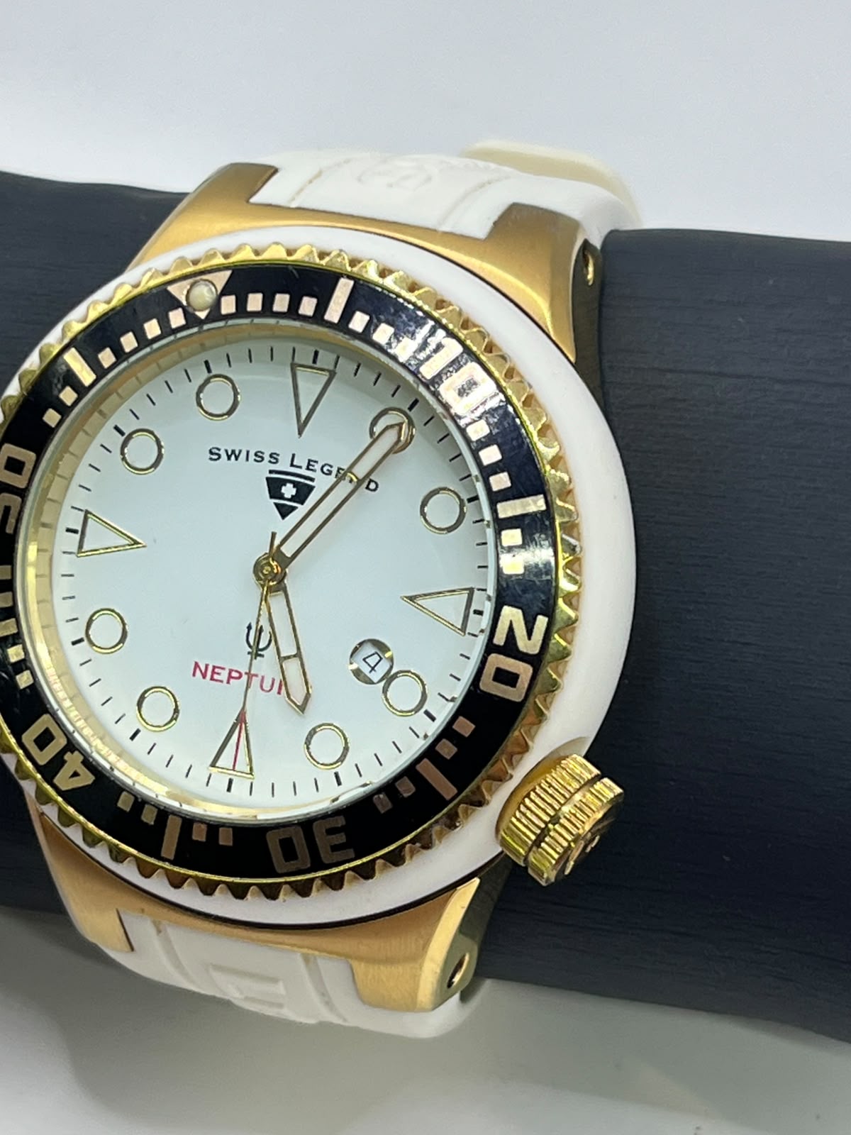 Swiss Legend Neptune White & Gold (SL-21818D) - Imagen 3