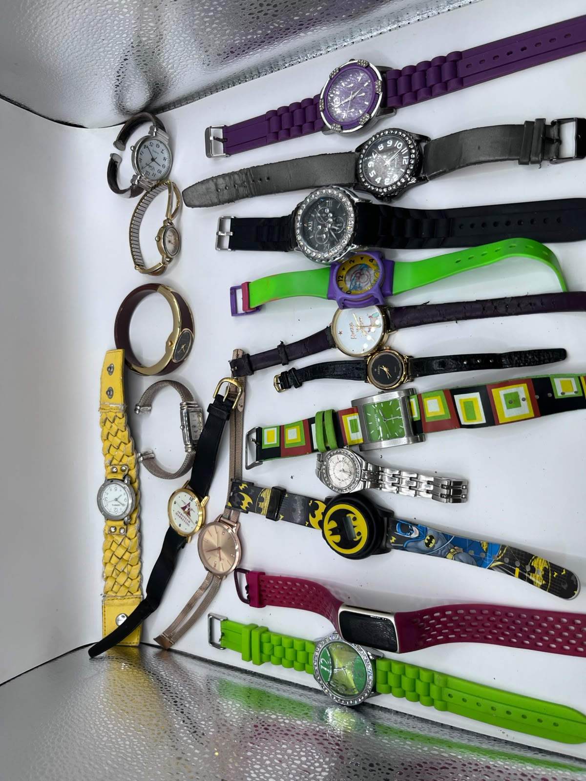 Lote 14 ,30 relojes