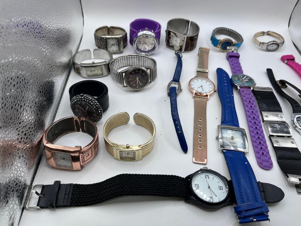 Lote 15 , 30 relojes