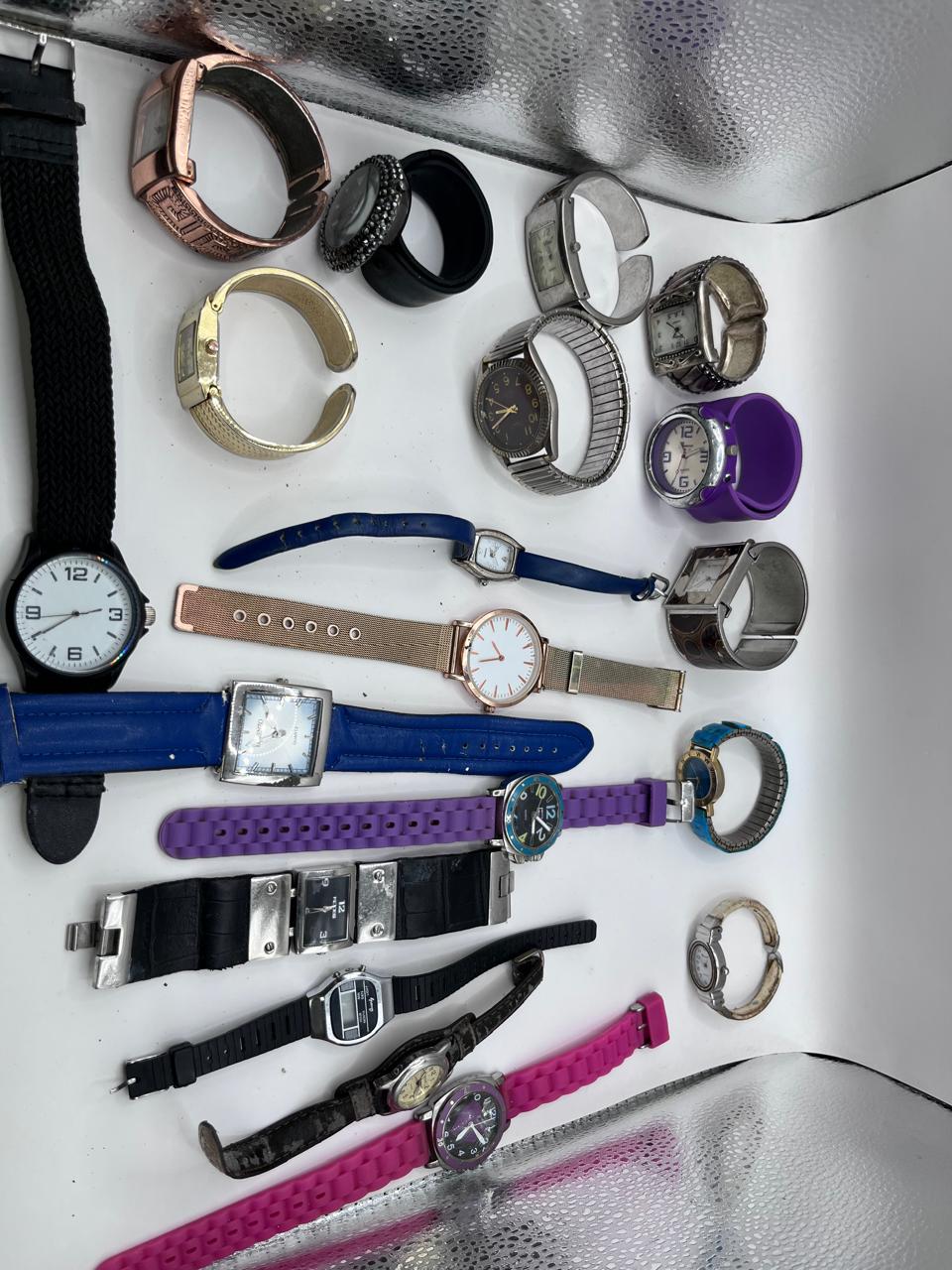 Lote 15 , 30 relojes - Imagen 4