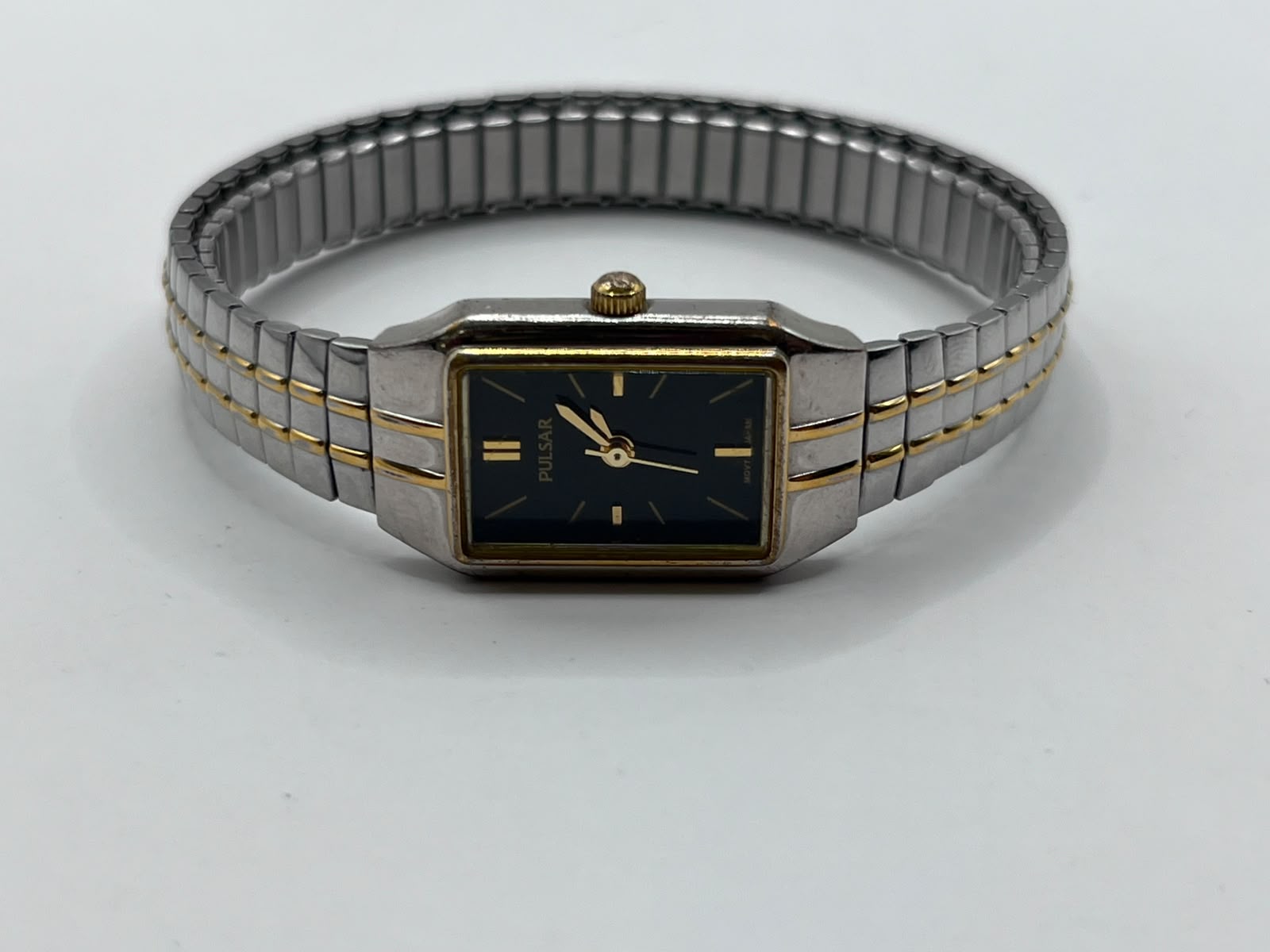 Pulsar Quartz Vintage Rectangular Two-Tone (Maquinaria calibre 1N01-X128) - Imagen 3