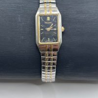 Pulsar Quartz Vintage Rectangular Two-Tone (Maquinaria calibre 1N01-X128)